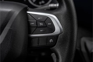 Iveco Daily 2021 - **35S14V 2.3 L2H2 | Automaat | Euro 6 | Cruise | Climate | 3500 KG Trekgewicht | Trekhaak** imagem 16