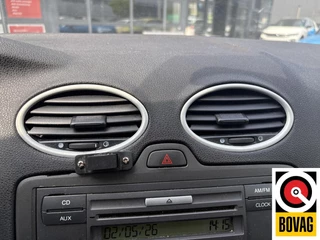 Ford Focus 2006 - Wagon 1.6-16V Ambiente obrazek 15