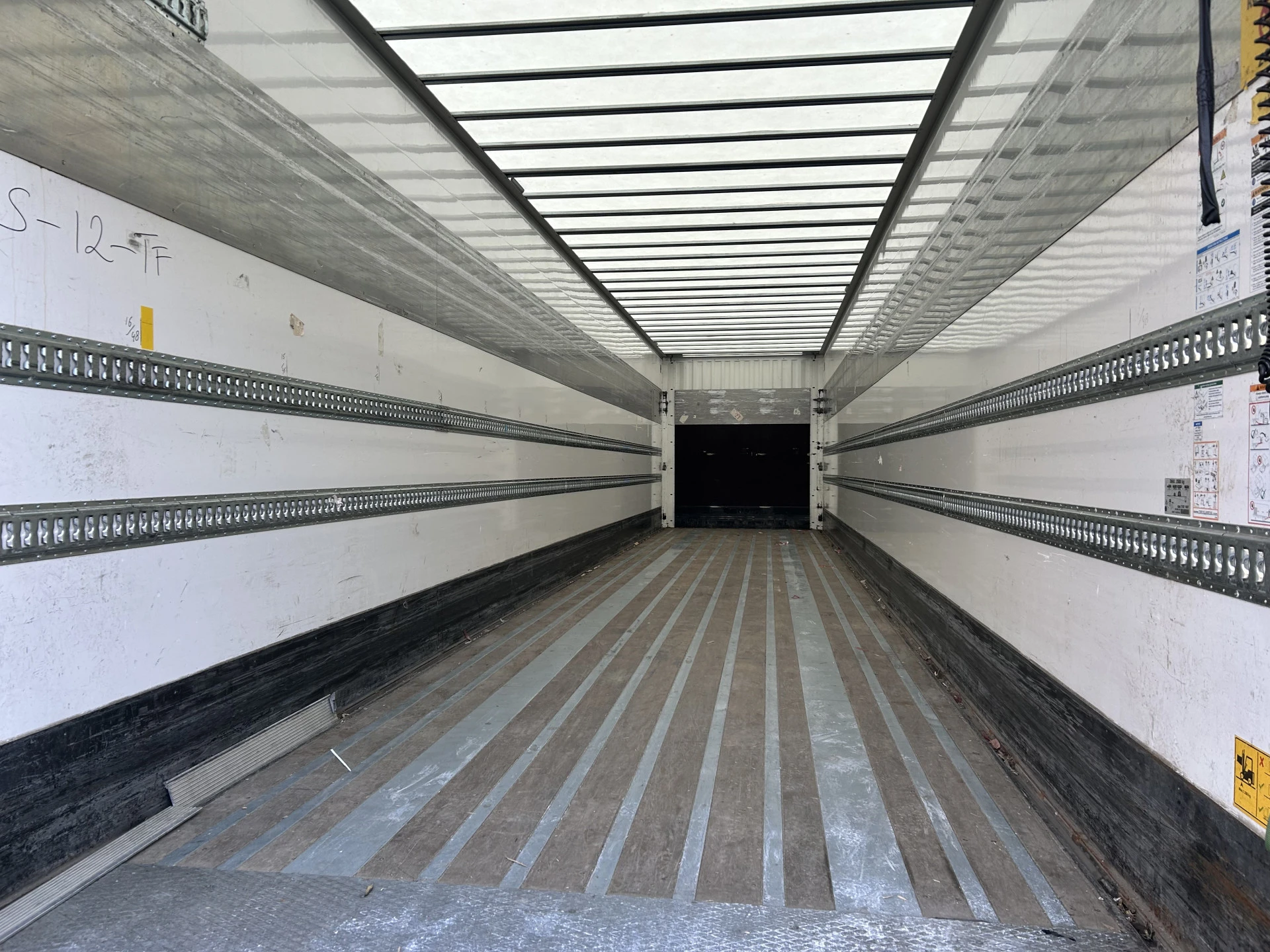 Kässbohrer Maxima XJ2 2021 - / Box / Laadklep 2500 kg afbeelding 3