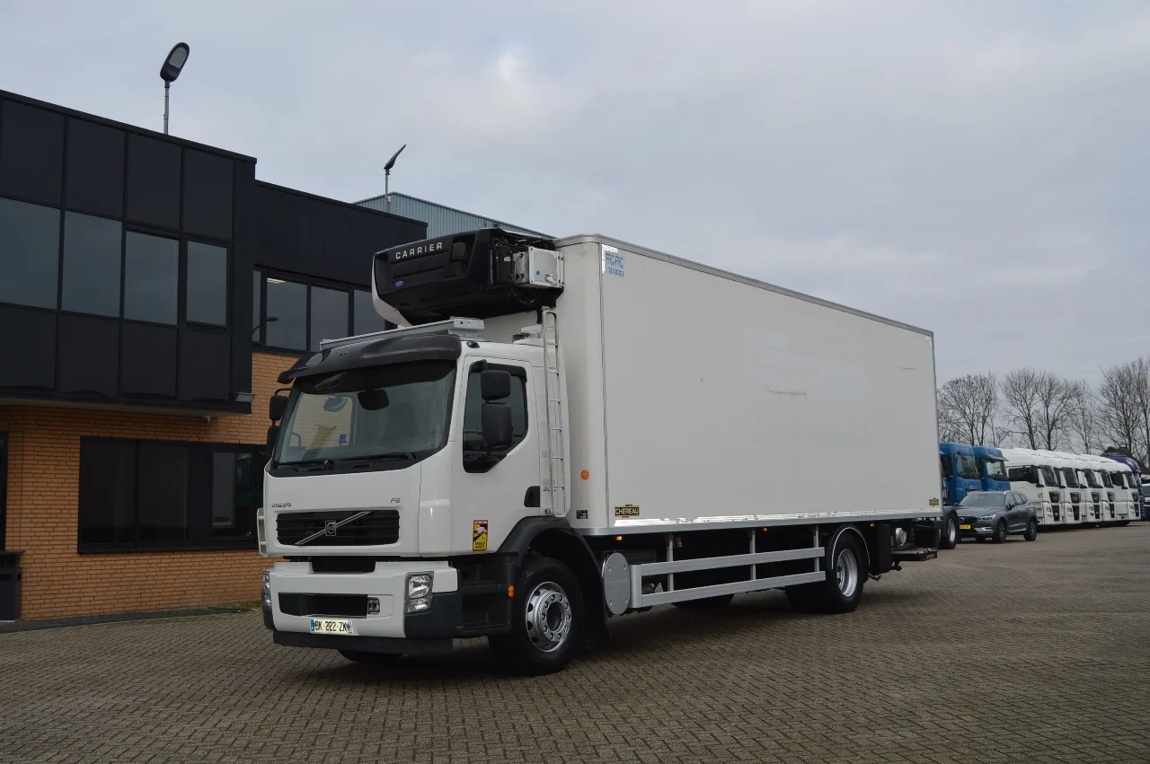 Volvo 2011 - * EURO5 * CARRIER SUPRA 950MT * 4X2 * afbeelding 1