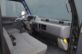 Nissan Cabstar 2003 - E 95.28-290 2.7TD Dhollandia Laadklep obrazek 5