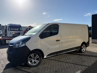 Opel Vivaro 2015 изображение 2 миниатюра