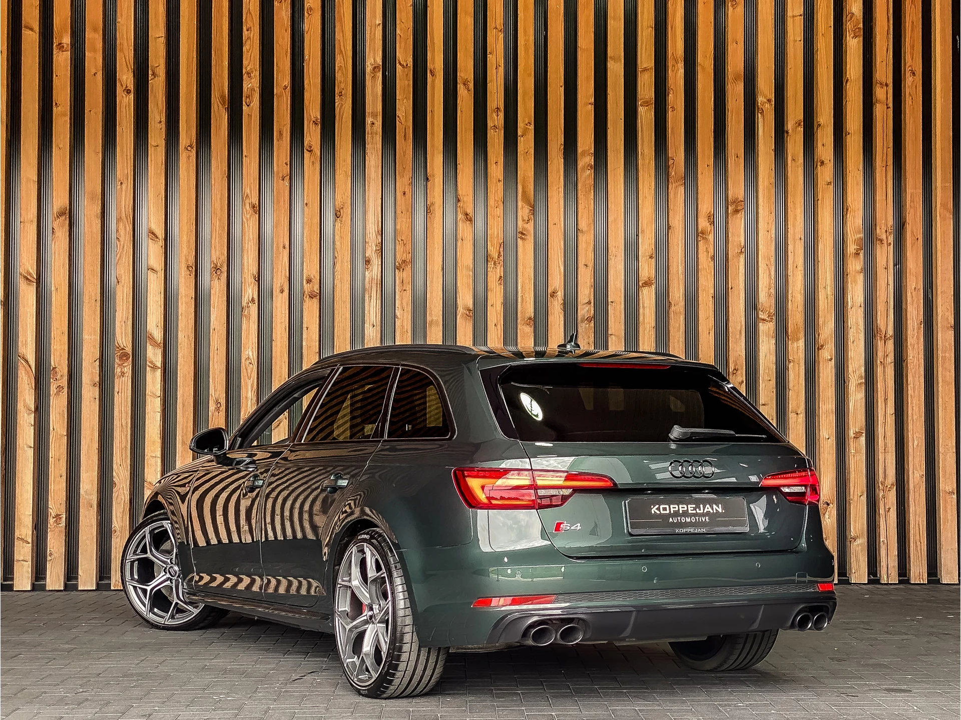 Audi A4 2017 - Avant S4 3.0 TFSI 354pk Quattro Pro Line Plus image 18