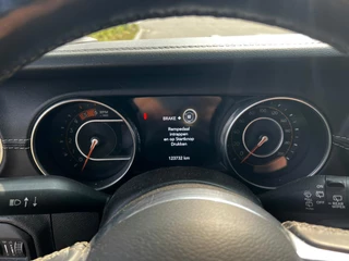 Jeep Wrangler 2019 - 2.2D Sahara изображение 8