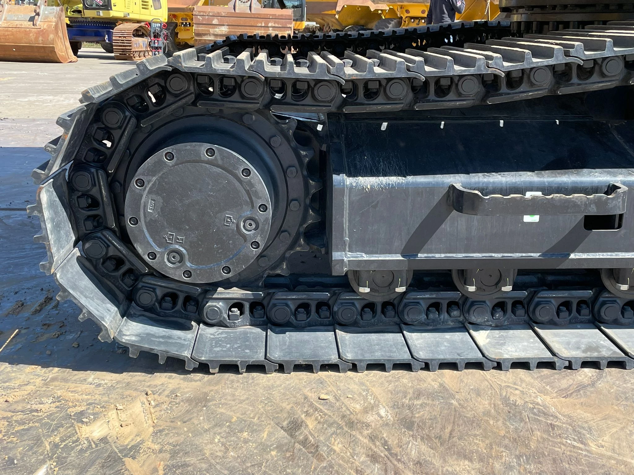 Caterpillar 323D3 2025 Bild 16