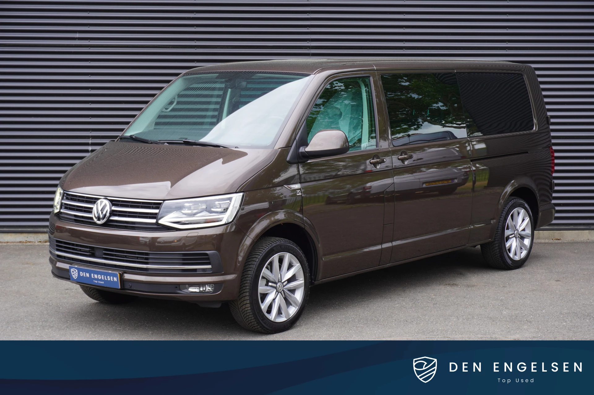 Volkswagen Transporter 2018 - 204pk Euro6 Automaat L2H1 2x Schuifdeur Dubbele cabine Highline 70 Edition LED Navigatie Trekhaak Parkeersensoren Cruise control Stoelverwarming image 1