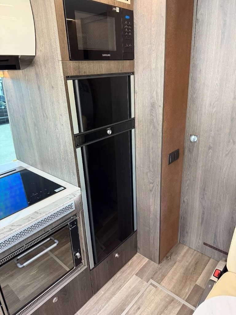 Setra 2014 - S 411 HD. HIGH-END Camper! Bild 19