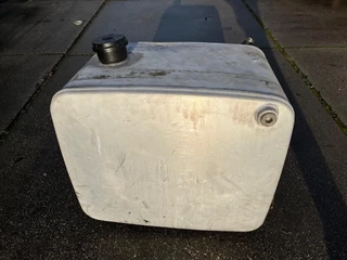 DAF N/A - Hydrauliek tank L70 B50 H62 obrazek 2