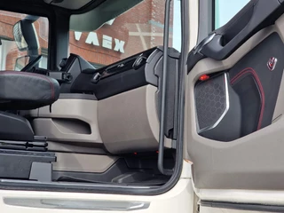 Scania R 2019 - R580 V8 NGS 6x4 chassis - Retarder - 4.75 WB - Full air - Leather - Led - Navi immagine 48