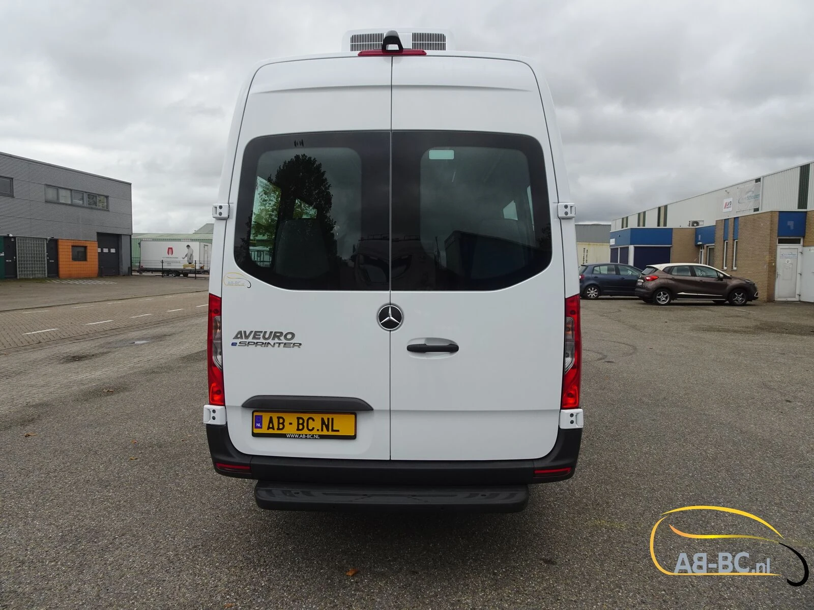 Mercedes-Benz eSprinter - 17 Seats Electric Range: 465 km Bild 6