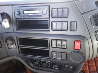 DAF XF 106.510 2015 - 6x4 manual gear,drum braeks in the beak image 10