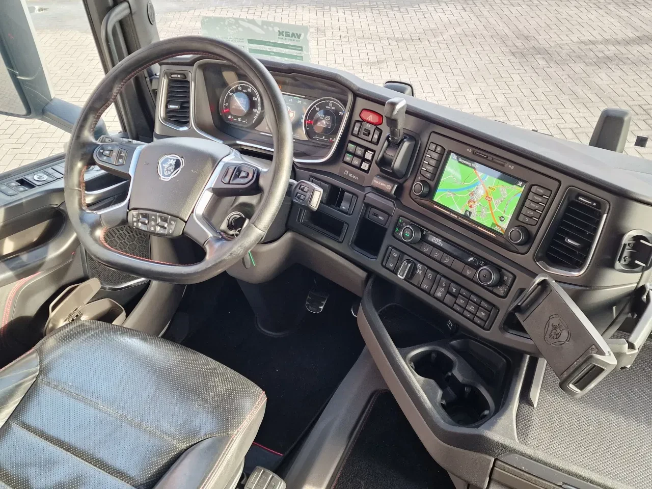 Scania R 2019 - R580 V8 NGS 6x4 chassis - Retarder - 4.75 WB - Full air - Leather - Led - Navi obrázek 13