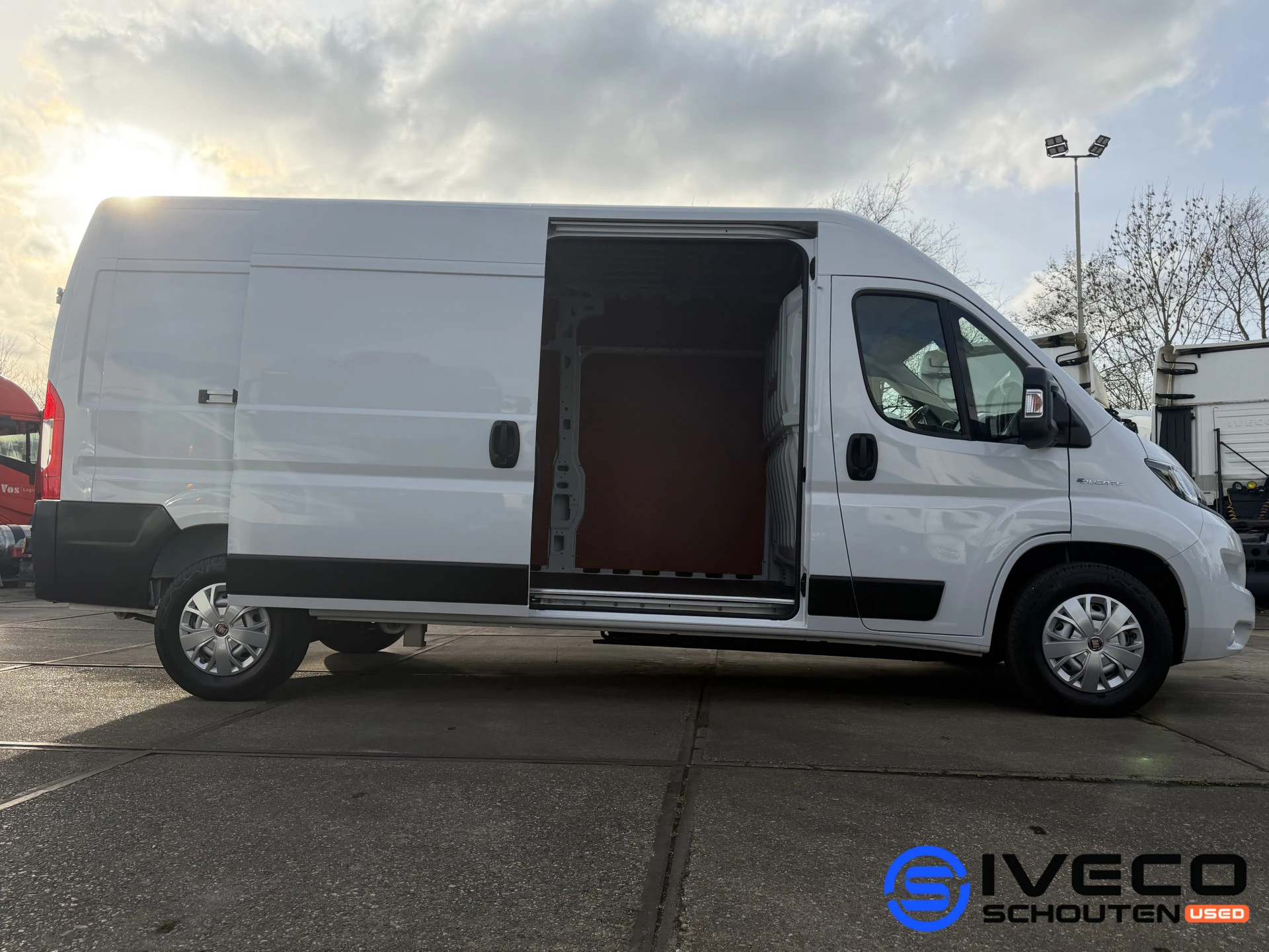 Fiat E-Ducato 2022 - 3.5T L3H2 47 kWh afbeelding 12