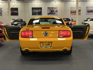 Ford Mustang 2009 - Coupe 4.6i V8 GT Premium 45th Anniversary Edition obrazek 87