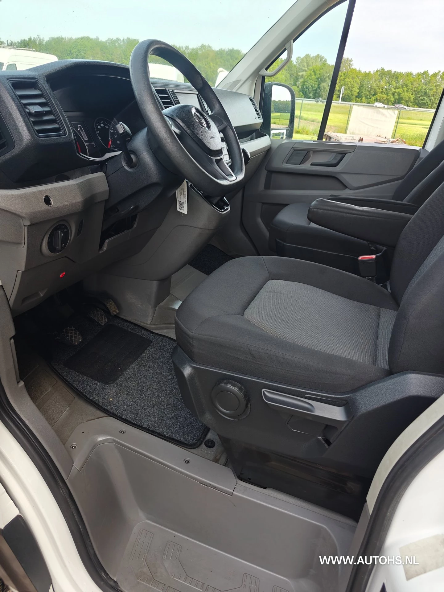 Volkswagen Crafter 2018 - 35 2.0 TDI L3H3 EL Highline ,Euro 6 , 1e Eig. 3000 KG trekkracht , Lage km , cruise , camera. image 16