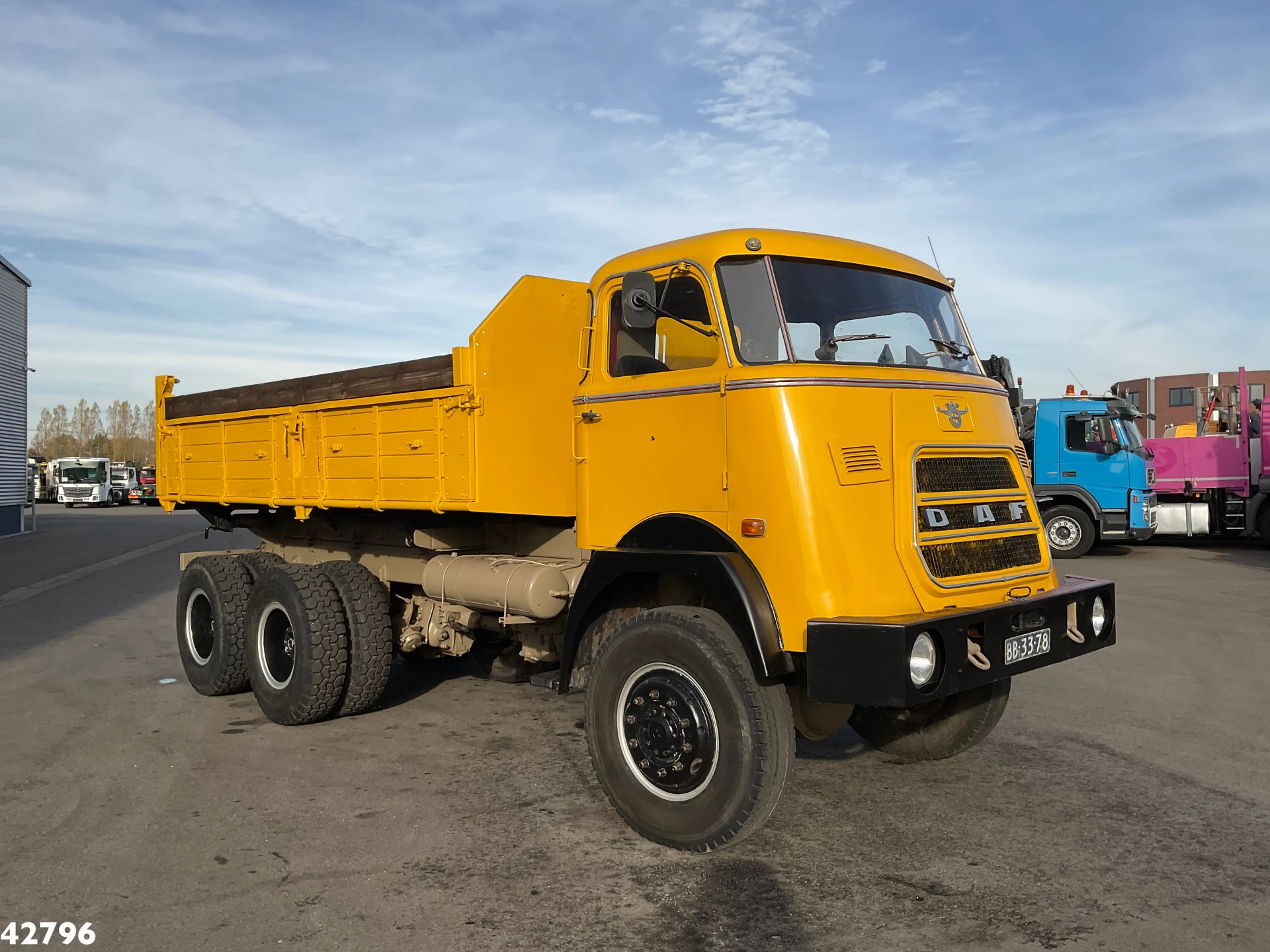 DAF 1900 1967 - AZ DS 420 6x6 Driezijdige kipper "Oldtimer" afbeelding 6