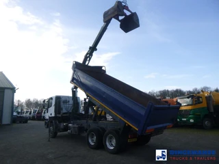 Iveco AD260T33 6X4 RHD tipper + HMF crane 2008 imagen 3 miniatura