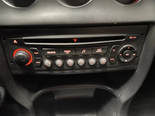 Citroën C3 2014 - 1.0 VTi Attraction Cruise Control - NAP - Airco image 19