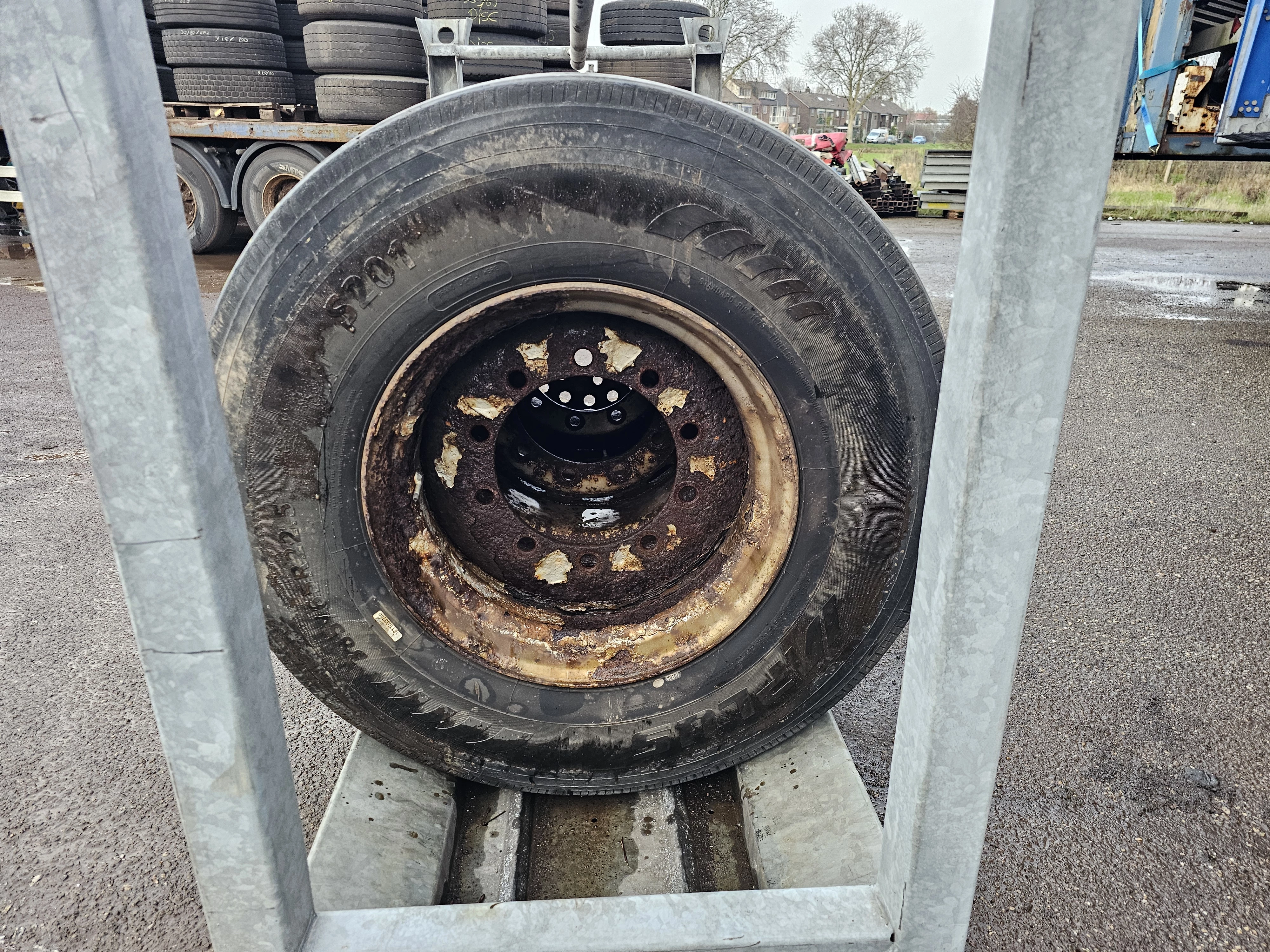 FIRESTONE / LEAD / NEXT TREAD/ TRAILER TIRE. 2000 afbeelding 1