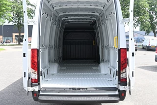 Iveco Daily 2023 - 35S18 L4H2 3.0 180 pk Hi-Matic obrazek 13