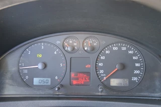 Volkswagen Transporter 2004 - 2.5 TDI 300 Budgetline DC 96KW Airco Trekhaak image 15