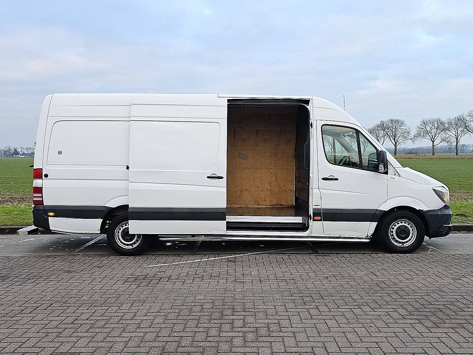 Mercedes-Benz Sprinter 2015 - 313 image 12