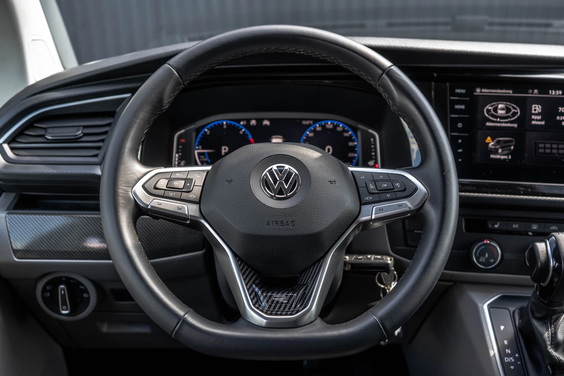 Volkswagen Transporter 2021 - T6.1 2.0 TDI L2H1 | BULLI | 150 PK | Automaat | LED | Camera | Carplay | PDC | Zijschuifdeur L+R zdjęcie 17