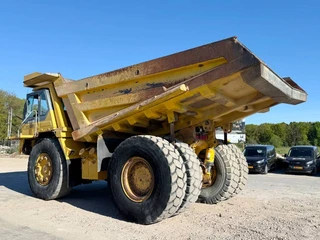 Komatsu 2001 - HD605-5 - Automatic Greasing / Camera imagen 2 miniatura
