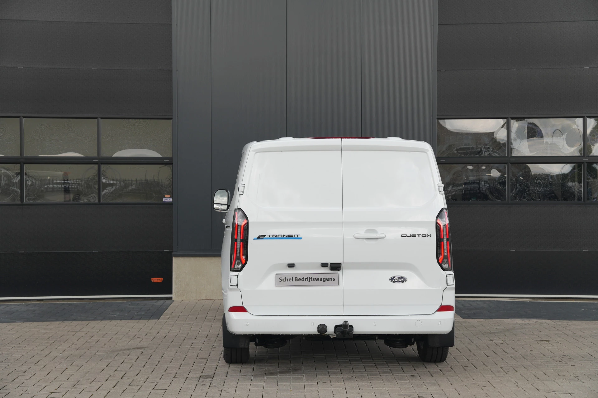 Ford E-Transit Custom 2026 - 320 L1H1 Limited 71 kWh 218pk - 2x Schuifdeur - Trekhaak - Camera - Carplay - Rijklaar obrázek 7