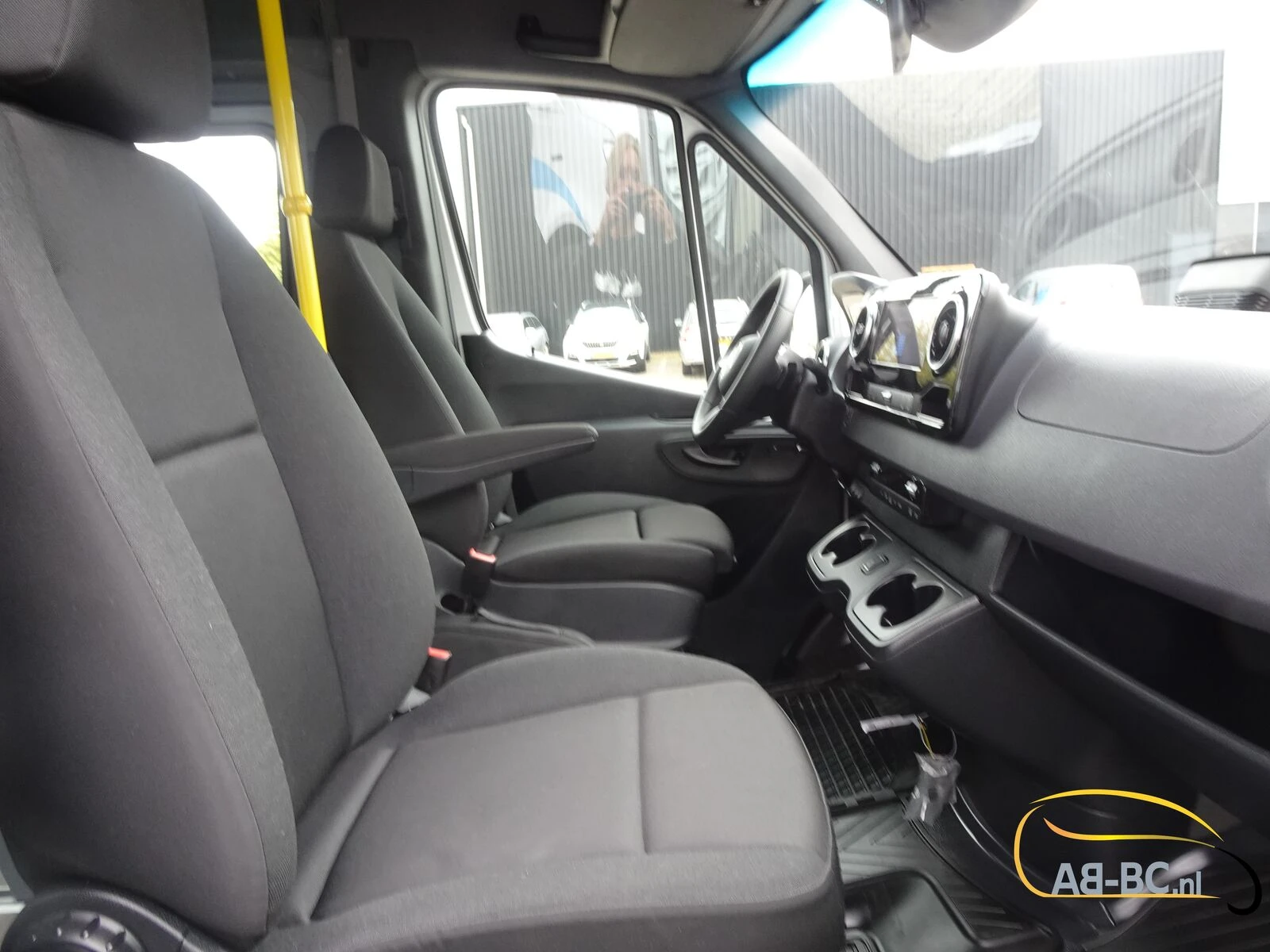 Mercedes-Benz eSprinter - 17 Seats Electric Range: 465 km Bild 41