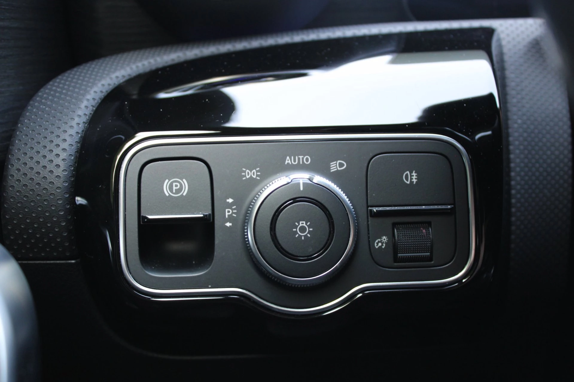 Mercedes-Benz A-Klasse 2023 - 180 AMG Line Panodak Sfeerlicht Keyless afbeelding 23