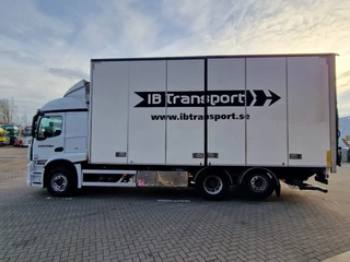Mercedes-Benz Actros 2018 - 2646 6x2 - Isolated box with sidedoors - Zepro Loadlift - Full air obrazek 5