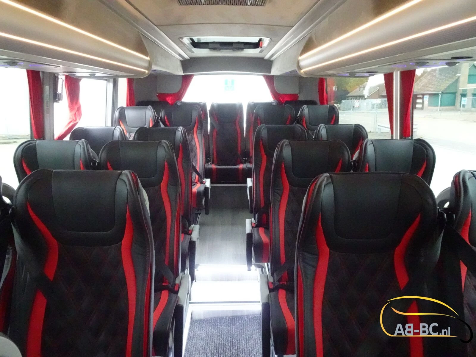 Iveco Aveuro Tourna 35 Seats EURO 6 2 Units Available afbeelding 79