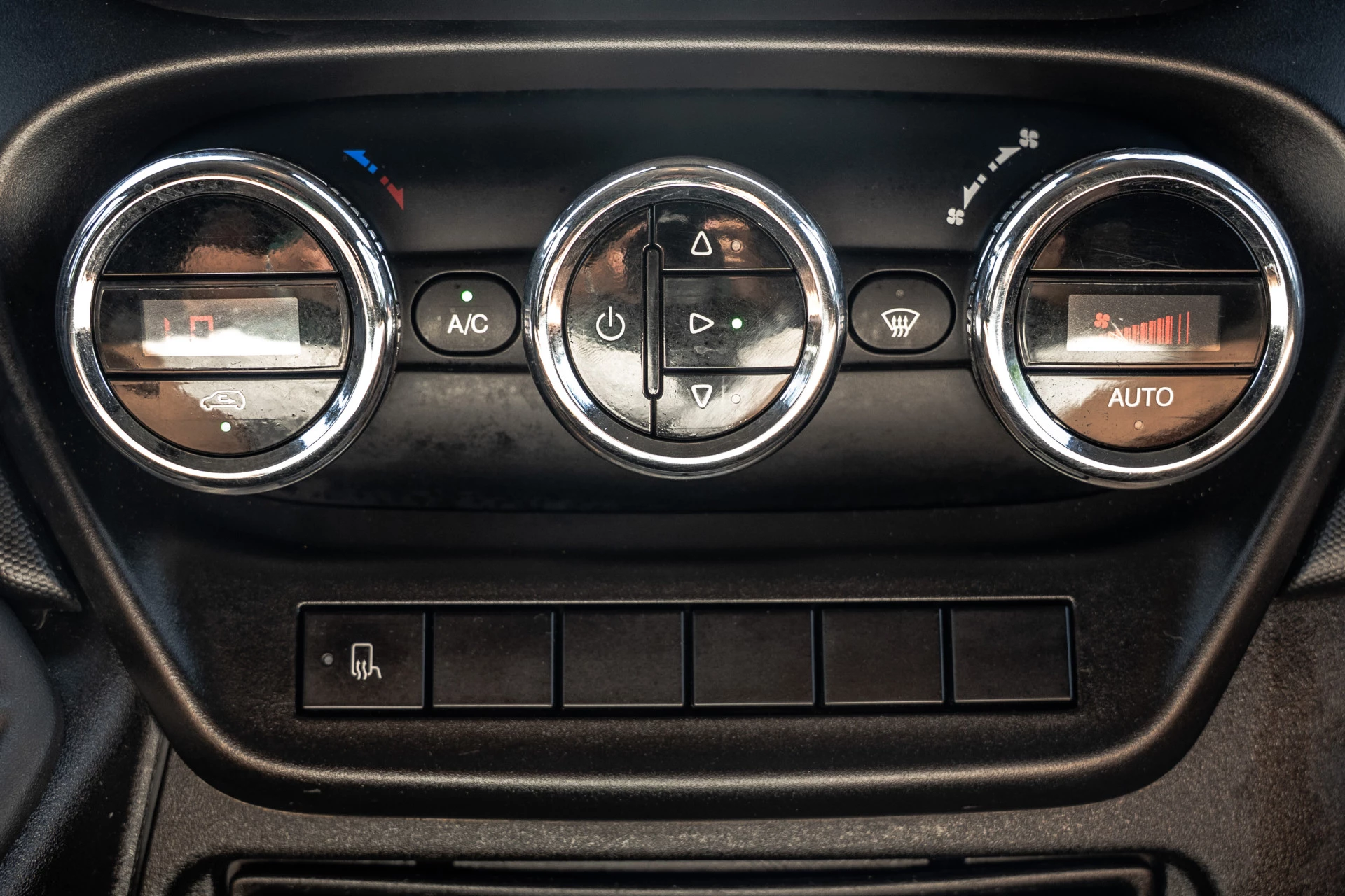 Iveco Daily 2015 - 35S13 L2H1 | 3.5T Trekgewicht | Climate | 3-Zits | Camera | Carplay | Cruise immagine 24