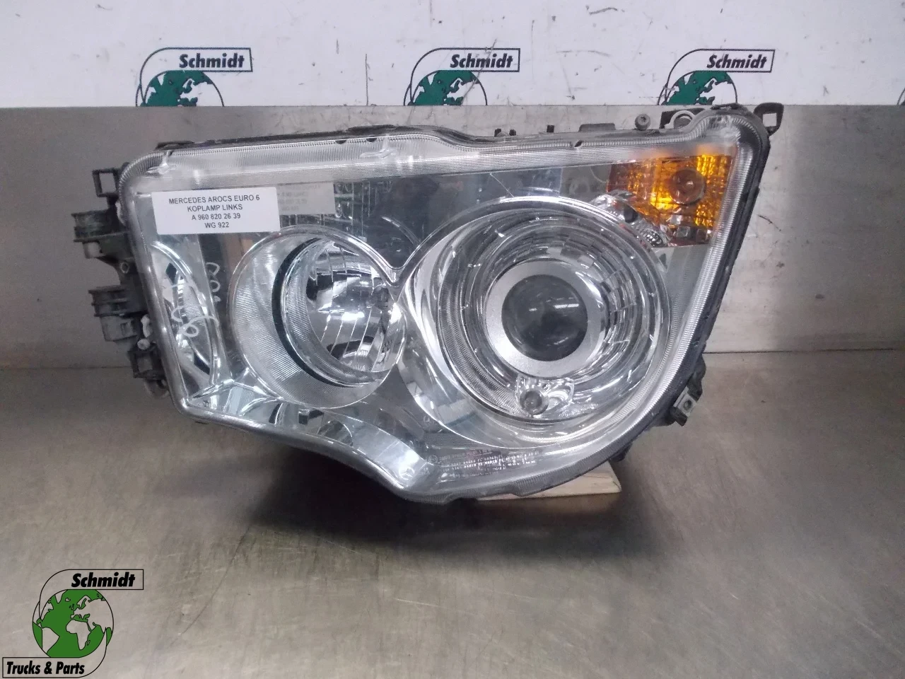 Mercedes-Benz Actros - A 960 820 26 39 KOPLAMP LINKS EURO 6 afbeelding 1