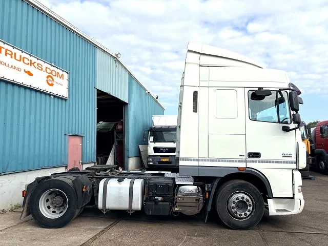 DAF XF 105.460 2010 - SPACECAB (EURO 5 / ZF16 MANUAL GEARBOX / ZF-INTARDER / 2x DIESELTANK / AIRCONDITIONING / ETC.) afbeelding 4