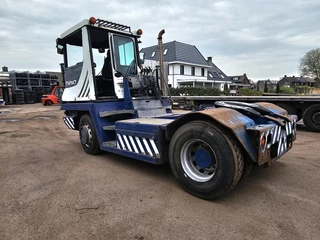 Terberg RT283 | TERMINAL TRACTOR 4X4| TURNING CHAIR. | AUTOMATIC GEAR | 24159 HOURS. 2011 - N/A изображение 6