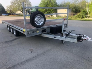 Hulco Medax 2012 - MEDAX-3 2 as Plateauwagen -3 3500 kg. image 1