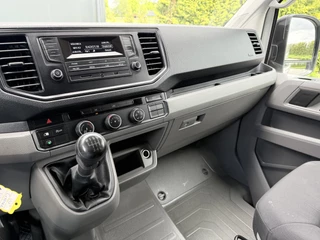 Volkswagen Crafter 2019 - 2.0 TDI 141 PK / L3H3 / 1e EIGENAAR / ZEER NETJES !! / AIRCO / CRUISE / ERGO GEVEERDE STOEL image 12