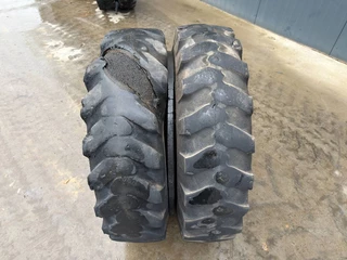 Bridgestone N/A - 1000 x 20 Set / 10.00 x 20: 4x2 Tyres изображение 17