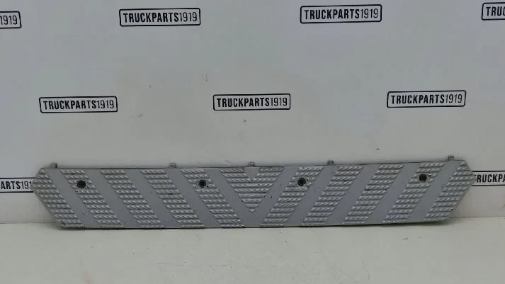 Mercedes-Benz - Body & Chassis Parts Treeplank bumper MB MP4 image 1