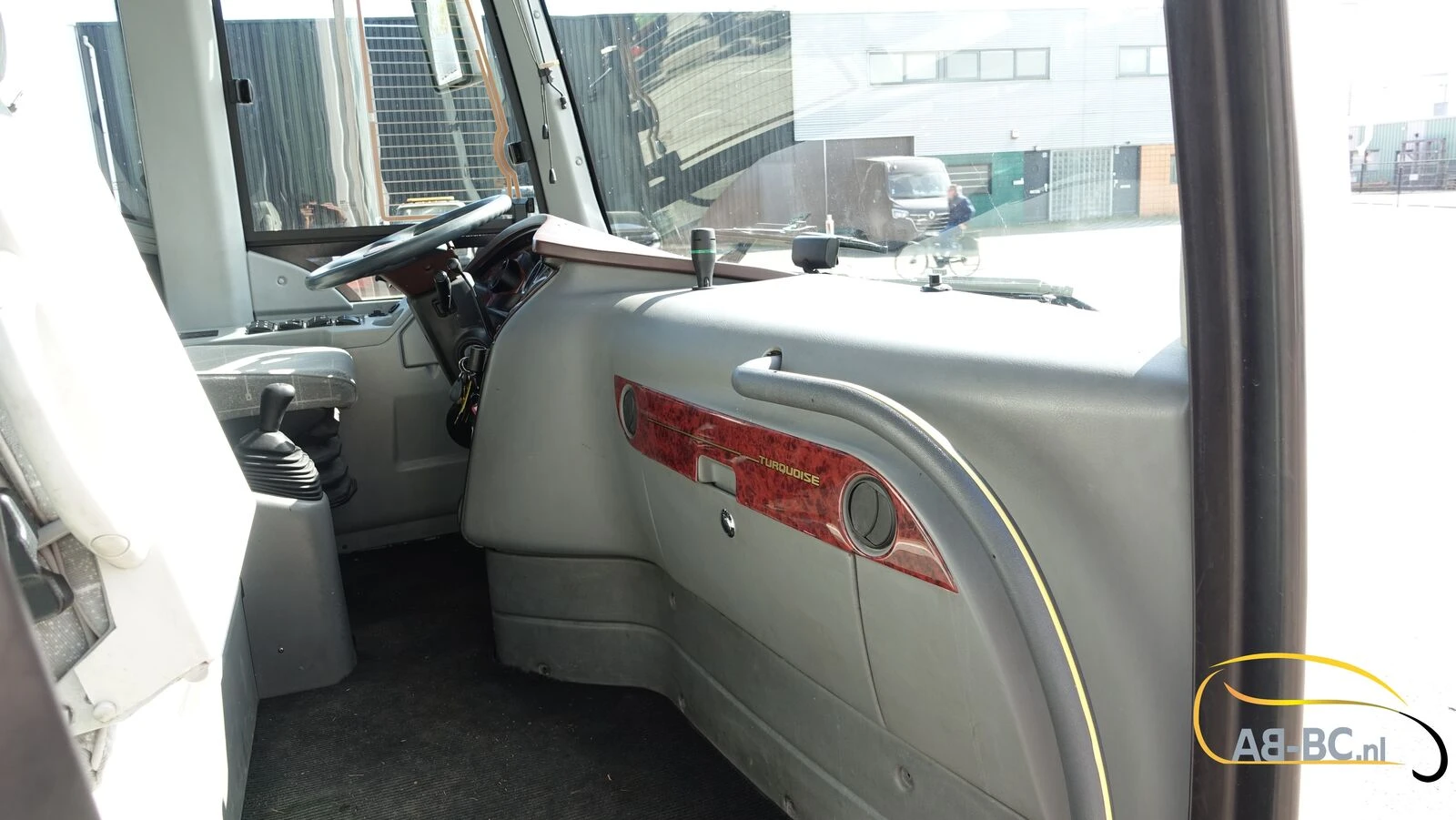 Isuzu Turquoise 30 seats EURO 6 2016 afbeelding 36
