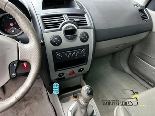 Renault Mégane 2006 - Coupé-Cabriolet 2.0-16V Privilège Luxe immagine 6