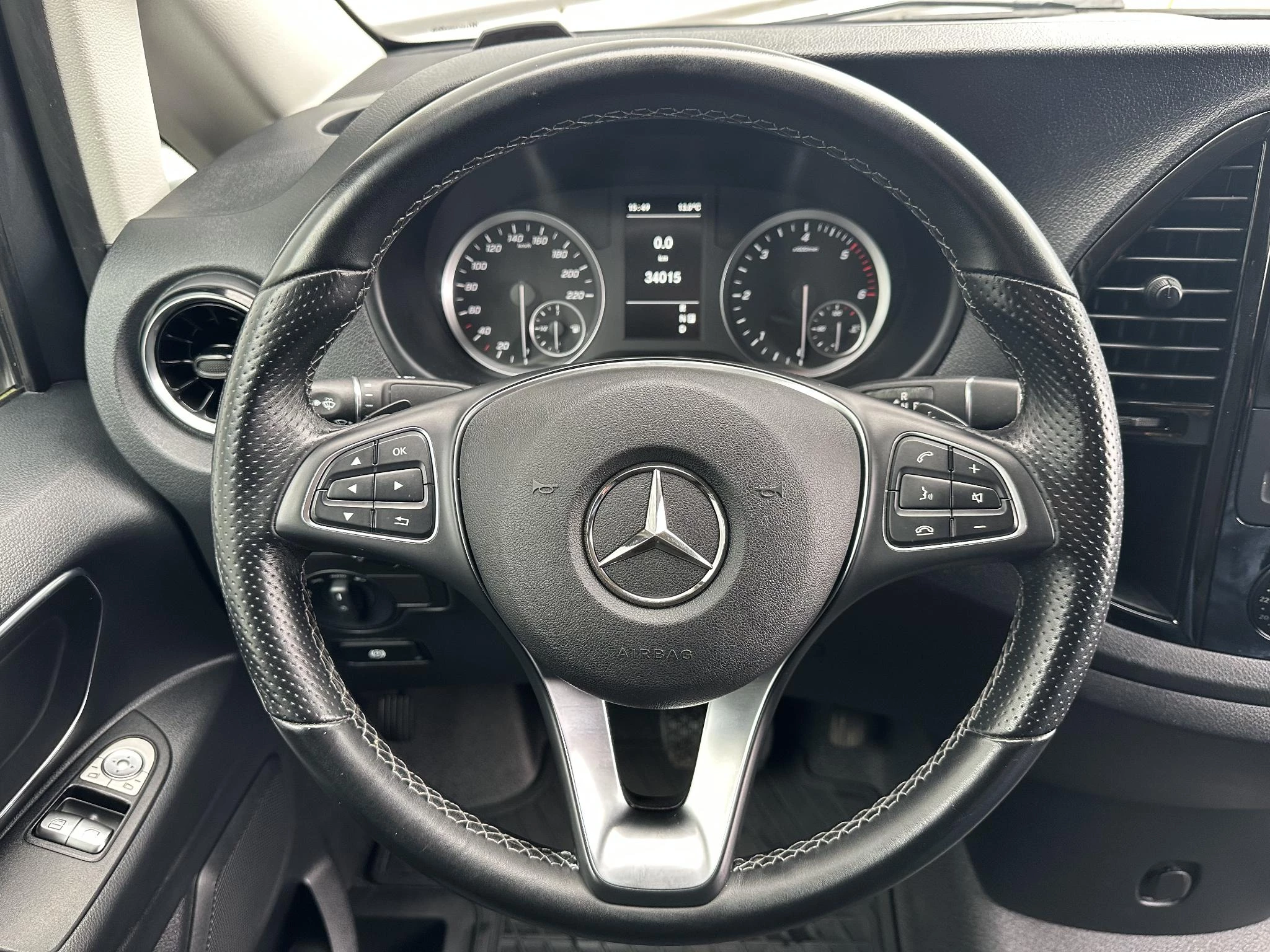 Mercedes-Benz Vito 2023 - 119 CDI L2 Automaat LED Achterdeuren Carplay afbeelding 4