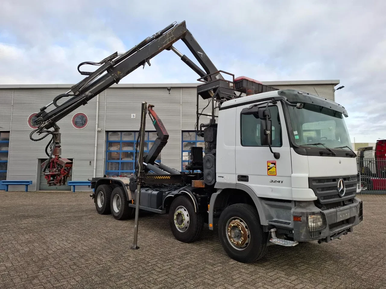Mercedes-Benz Actros 2008 - 3241 / 8X4 / HIAB 144B-2 / REMOTE / ROTATOR / 20TON HOOK / 2XBIG AXLE / FULL-STEEL / DRUM BRAKES / EURO-4 / 2008 obrázek 2