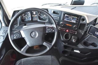 Mercedes-Benz Actros 2018 - 2545 6x2 - NEW TACHO - AIRCO - CAB HEATER - DIFF. LOCK - 2 BEDS - TOP CONDITION - obrazek 6