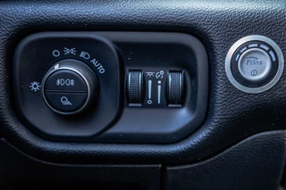 Dodge Ram 1500 2021 - 5.7 V8 402 PK | Luchtvering | Head Up | 360° camera | Adapt.Cruise | LED | PDC | 12 Inch scherm | Leder | Trekhaak obrazek 31