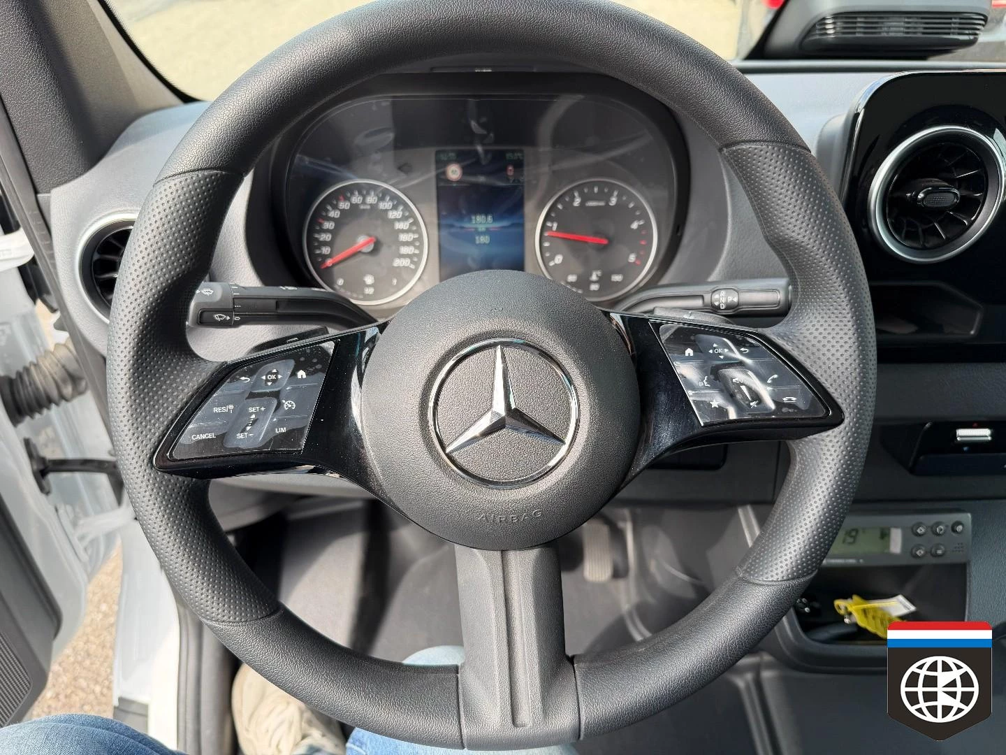 Mercedes-Benz Sprinter 2024 immagine 13