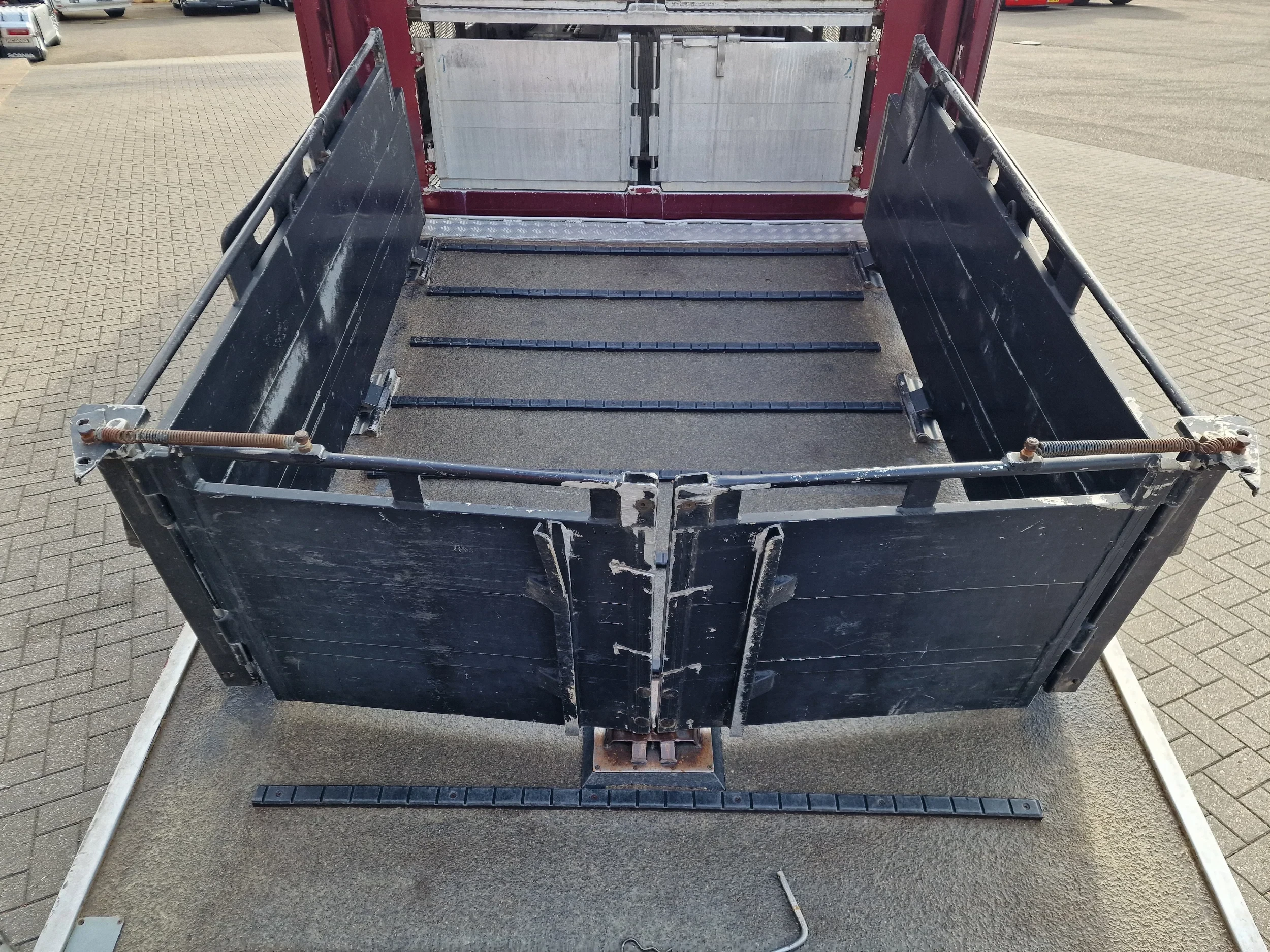 CUPPERS 2013 - 4 stock - new TUV - type 2 - lifting floors - lift / ramp afbeelding 17