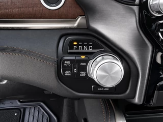 Dodge Ram 1500 2024 - 5.7 V8 4x4 Crew Cab Longhorn | Bakflip | Incl LPG | Fuel 22INCH velgenset| imagem 33